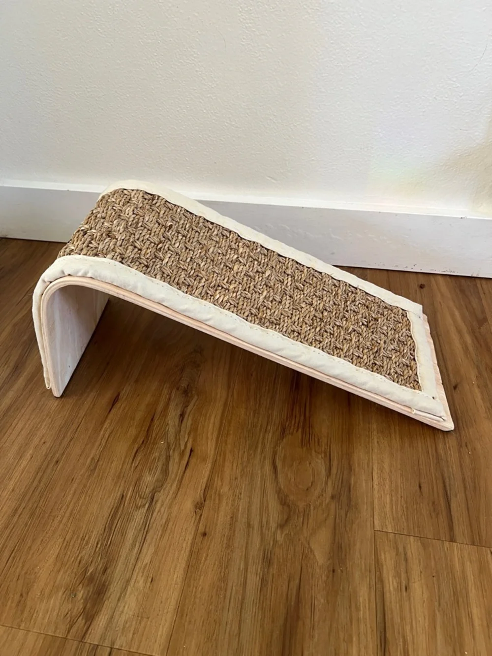 PETLINKS Seagrass Woven Floor Cat Scratching Ramp